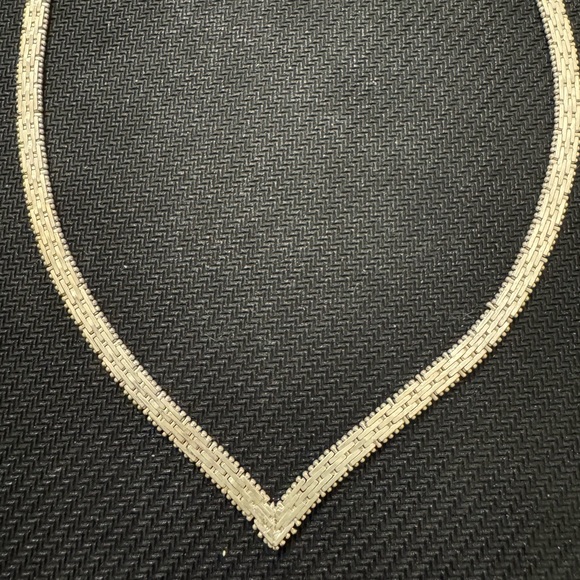 Vintage Solid Italian Sterling Silver Chevron Necklace - Picture 3 of 4